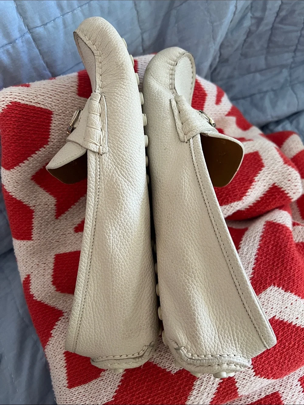 Classic off white bone gancini Ferragamo driver loafers size 8.5 Horsebit bone
